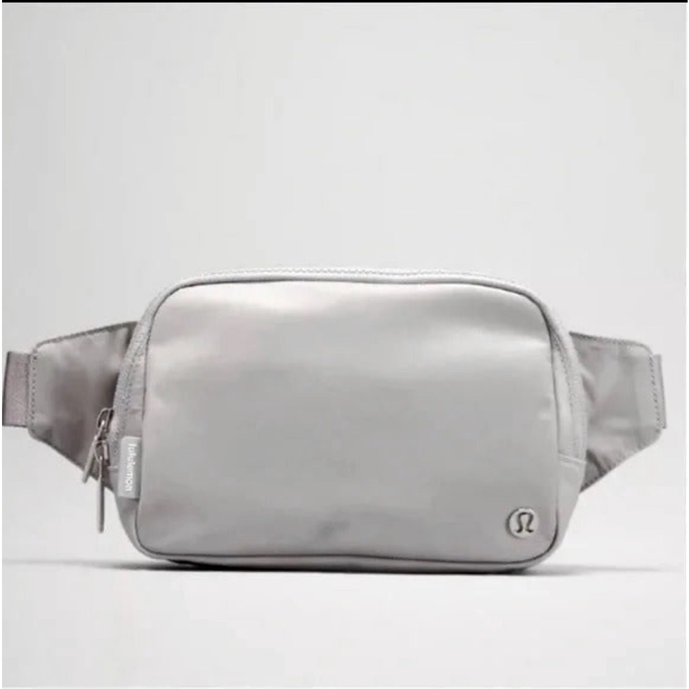 BNWT Lululemon Everywhere Belt Bag